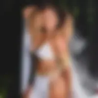 Valeria, 33