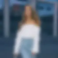 Celine, 33