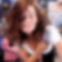 Caroline, 37