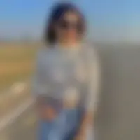 Anika, 30
